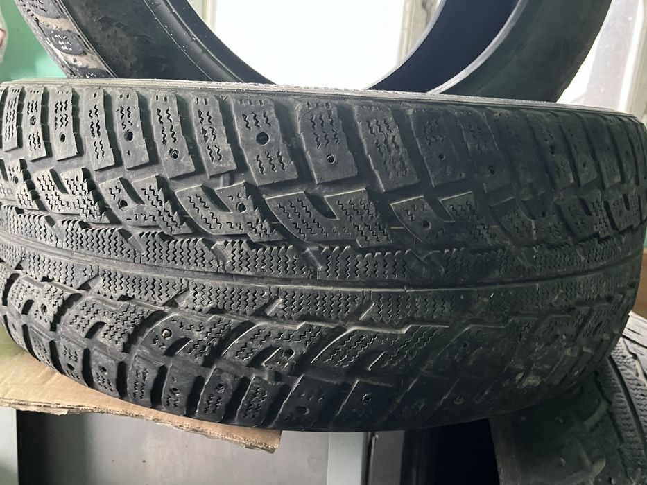 Зимние шины 255/50 R19