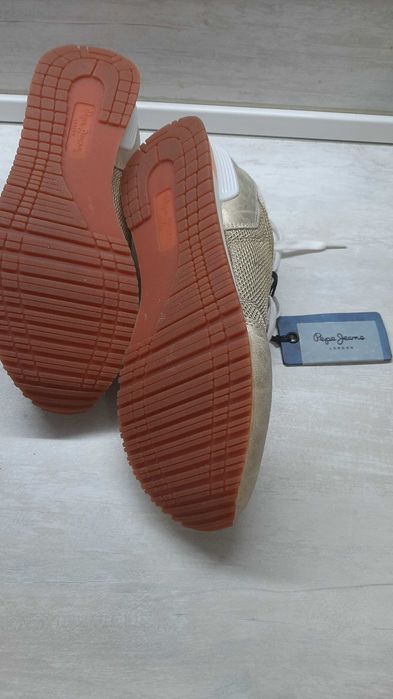 Дамски маратонки и  обувки-черни