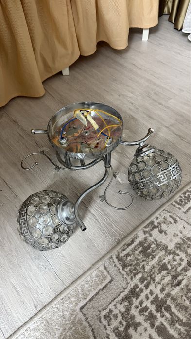 Люстралар сатылады
