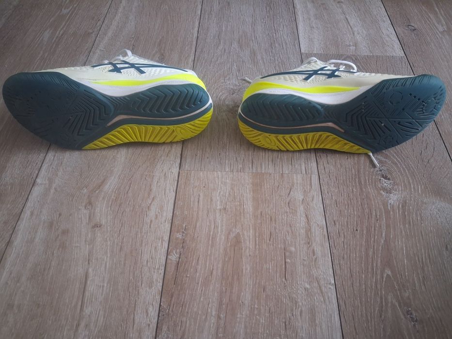 Adidasi / Pantofi sport Asics pentru panel sau hard