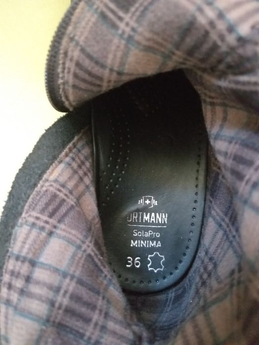 Сапожки-ботфорты демисезонные фирма Молка,чистая кожа.размер 36-36,5