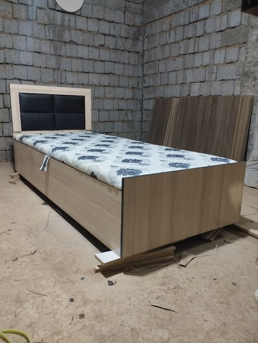 1 kishilik krovat. Кроват