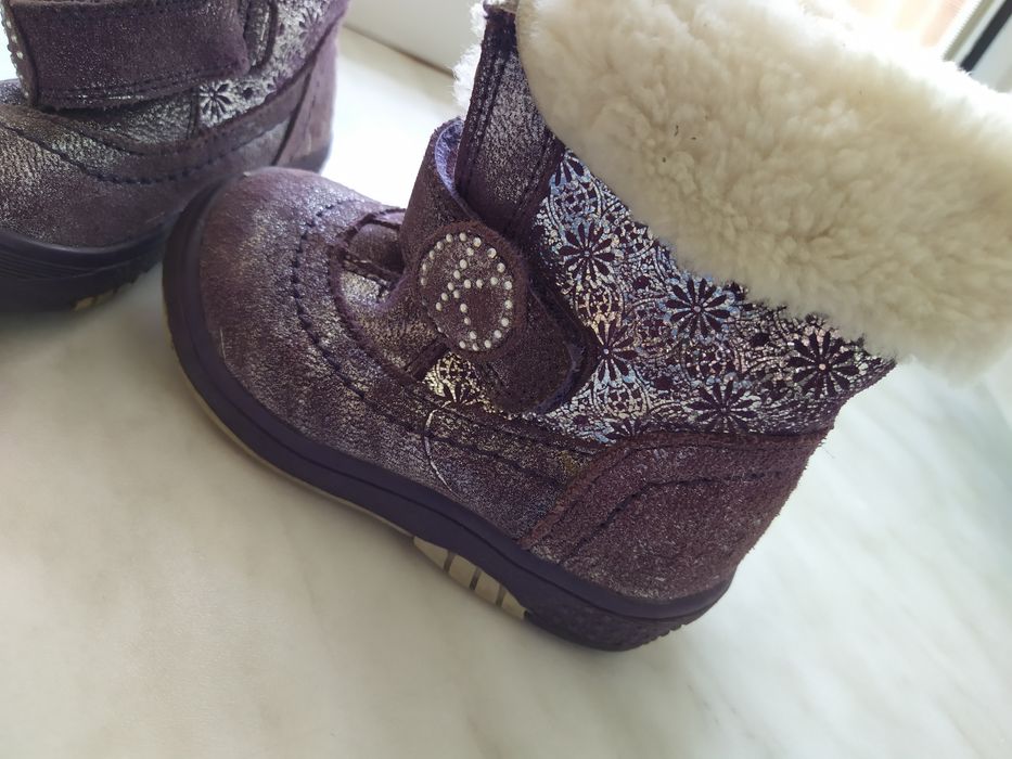 Продам детскую обувь