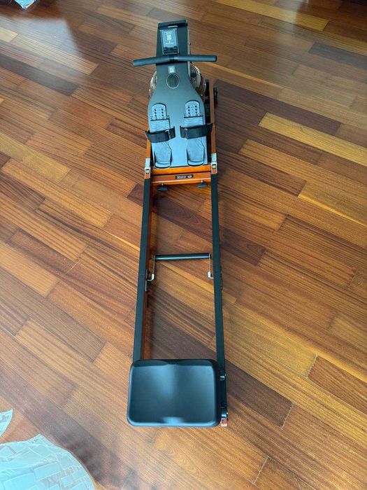Aparat de vâslit (rowing machine) Kingsmith WM10 – pliabil, stare impecabilă