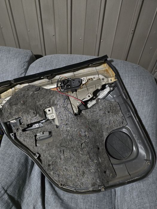 Лэнд крузер Прадо 120,дверные карты.