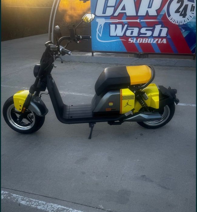 Scuter electric s701 sport  prețul este negociabil!