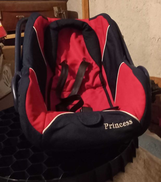 Кошница/ Столче за кола "Princess"