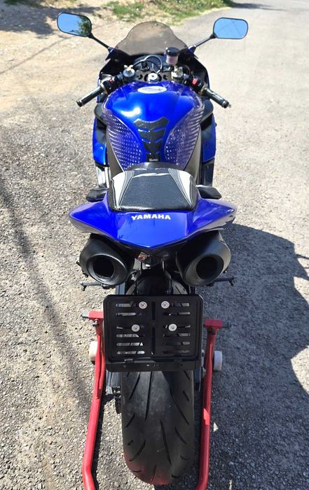 Yamaha YZF-R1 1000 AKRAPOVIC