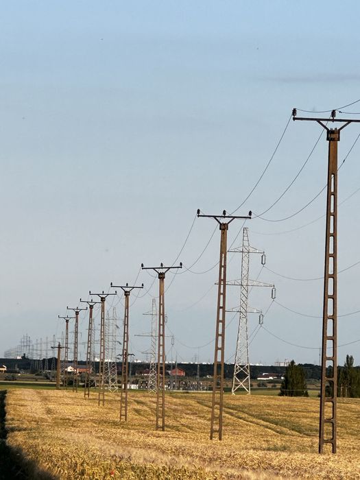 Teren 5 ha, 155 m front la DRUM DE BETON, Cernoziom Categoria I, Deal, Orientare Sud, Linii Curent In Apropierea Terenului