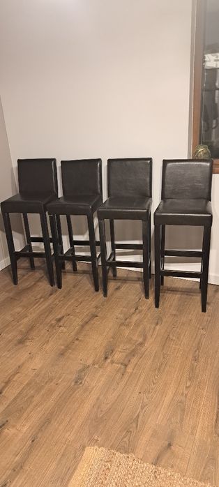 Vând 4 scaune bar maro închis
