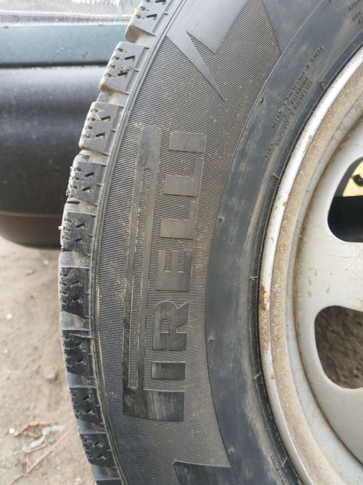 Резина зимняя R16