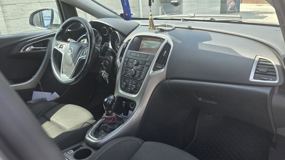 OPEL Astra 2011 — imagine 3