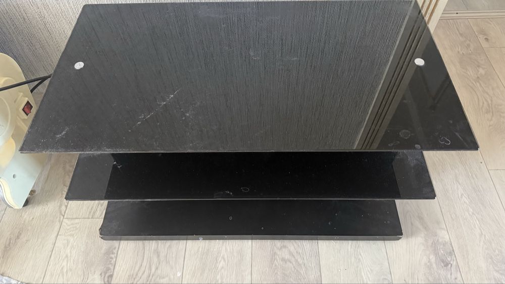 Тумба под телевизор . Состояние хорошое