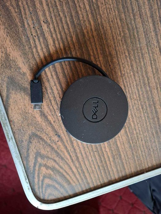 Продавам Dell USB-C Mobile Adapter DA300