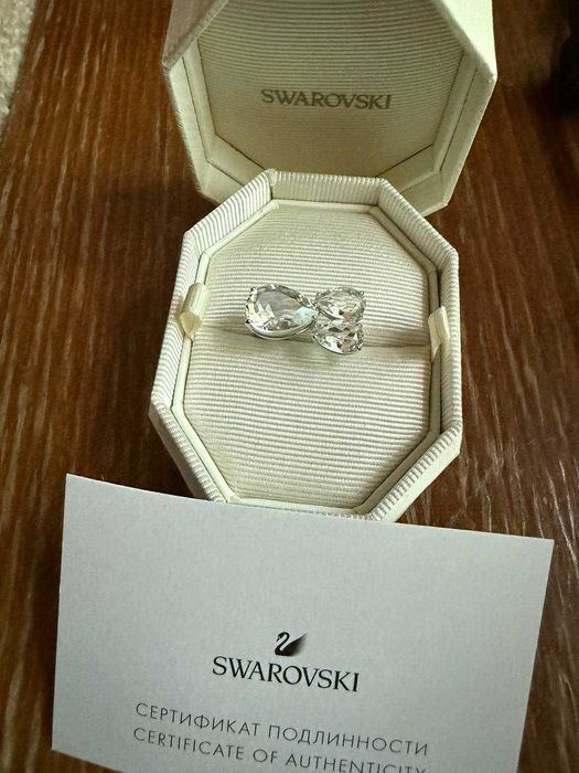 Коктейльное кольцо Millenia от SWAROVSKI