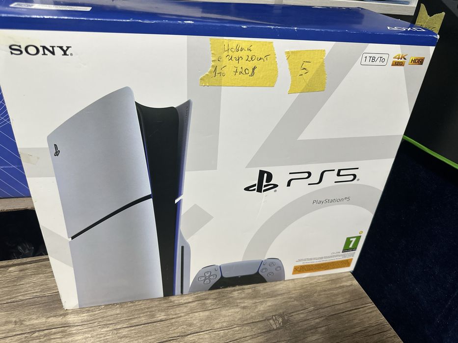 Продам Playstation 5 slim 1 TB как на фото новый гарантия