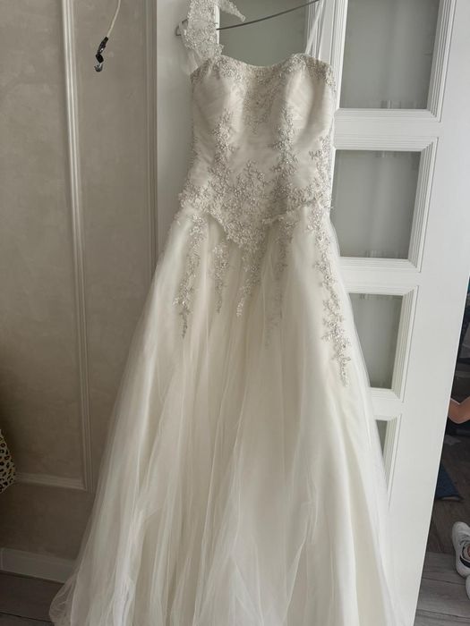 Продам шикарное свадебное платье