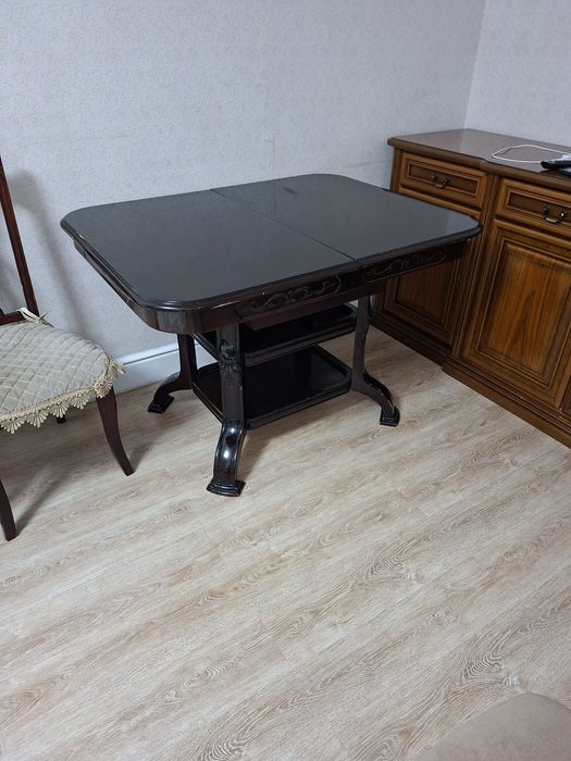 Обеденный раздвижной стол