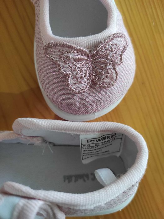 Бебешки обувки LC Waikiki за момиче, размер 21