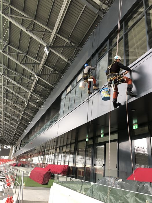 Servicii alpinism utilitare .
