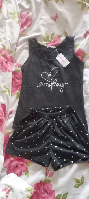 Продам комтюмы не дорого