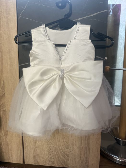 Бебешка рокля за повод