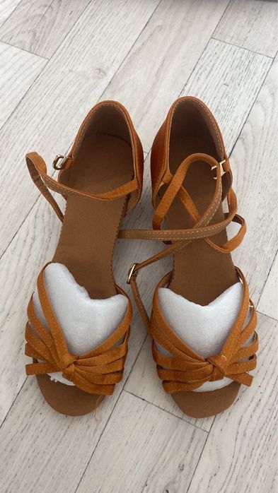 Бальные туфли для девочки