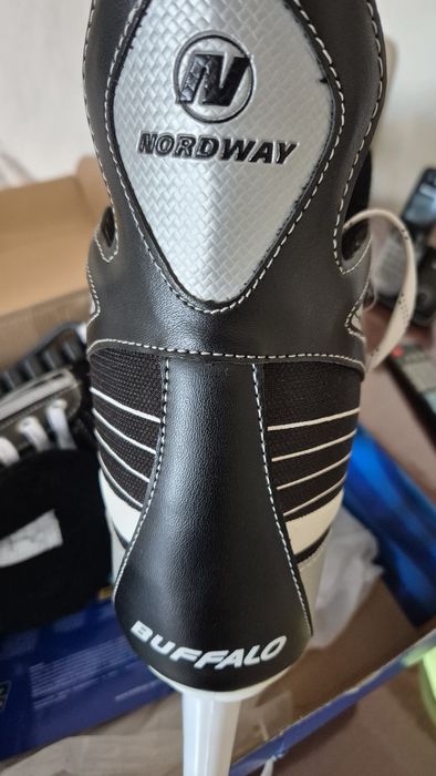 Коньки 40размер цена 12000тг