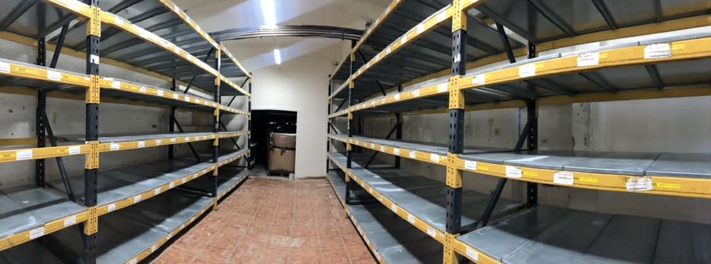 Rafturi metalice pt Europaleți Stare foarte bună ( noi si second-hand