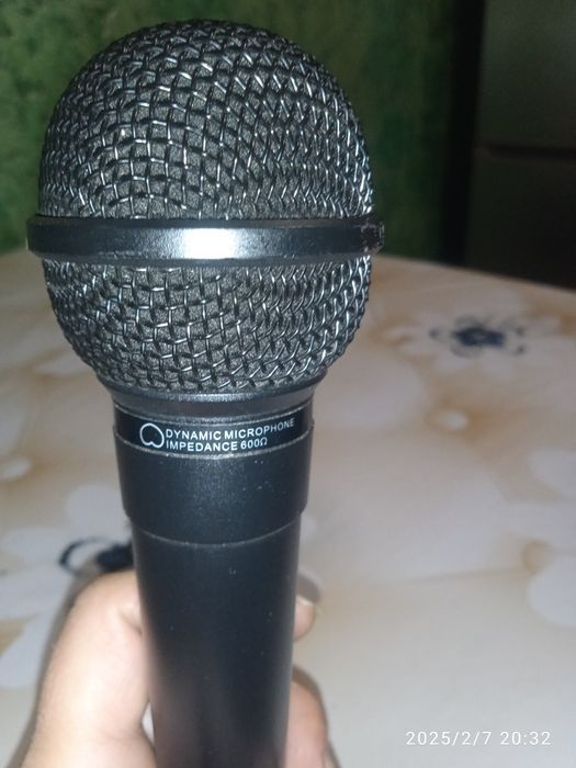 Продам микрофон LG