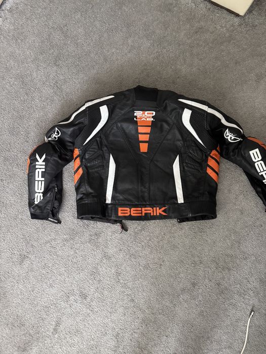 Екип на Berik 2 части
