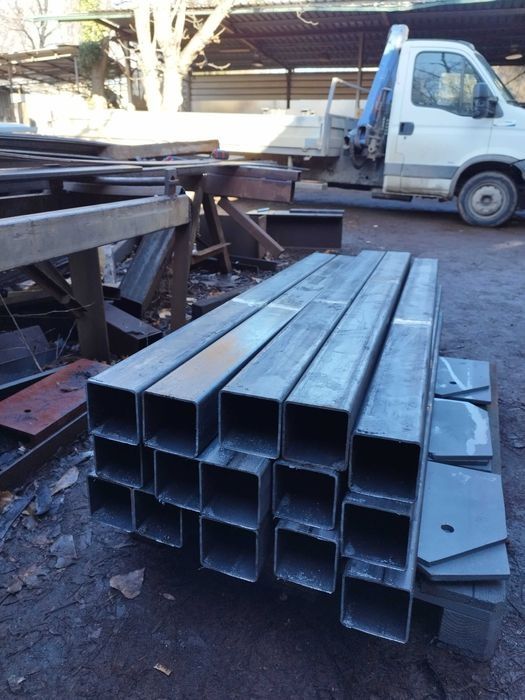 Рязане на метал на лентоотрезна машина на профили, тръби, шини, винкел