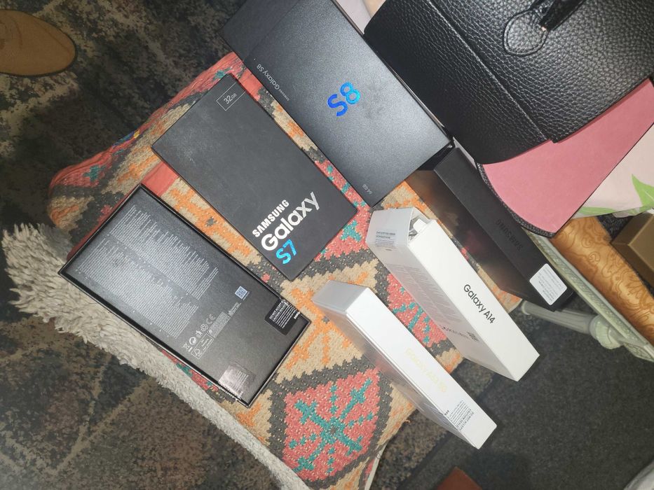 Lot 6 cutii telefoane empty goale toate samsung