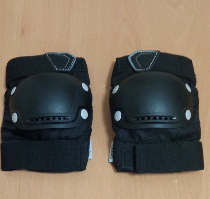 Vând GENUNCHIERE Oxelo FIT500,Noi
