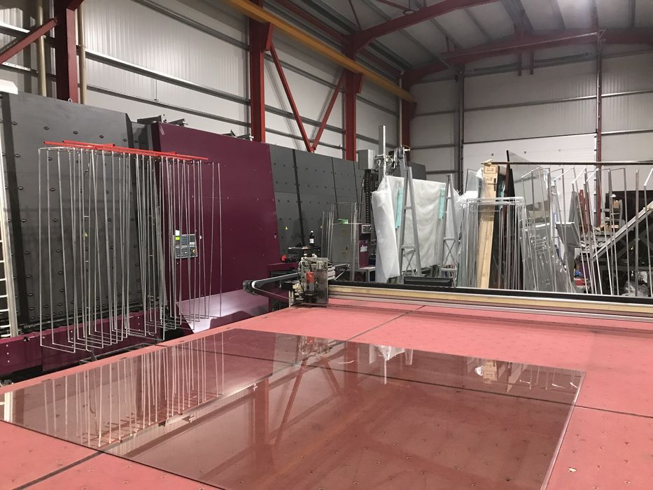 Cnc маса за рязане на стъкло