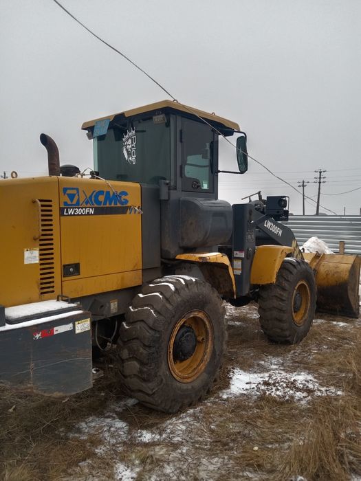 Продам фронтальный погрузчик