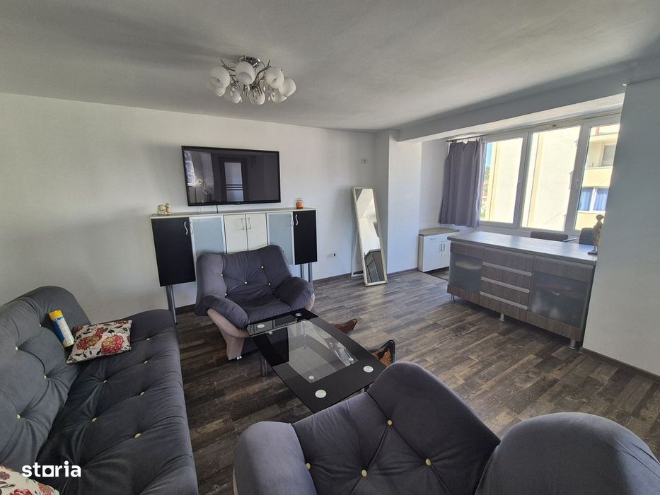 Vand apartament in centru