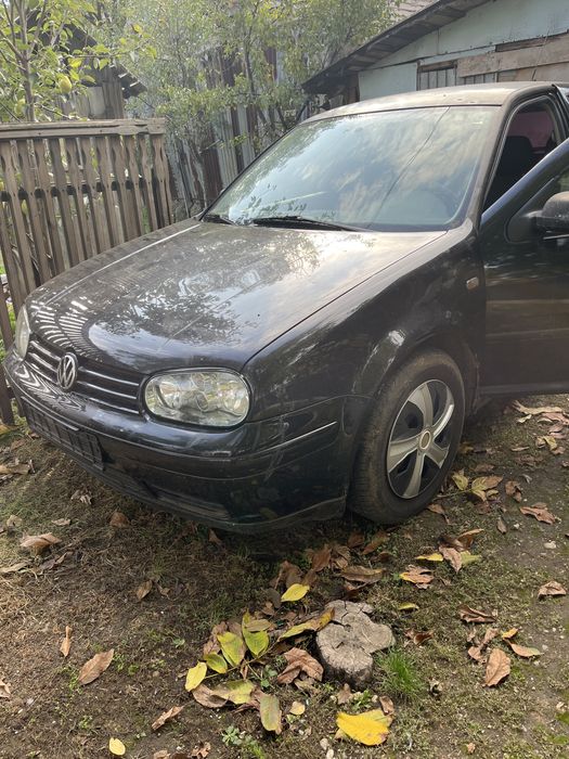 Volkswagen Golf 2003 benzină, 604 € — imagine 1