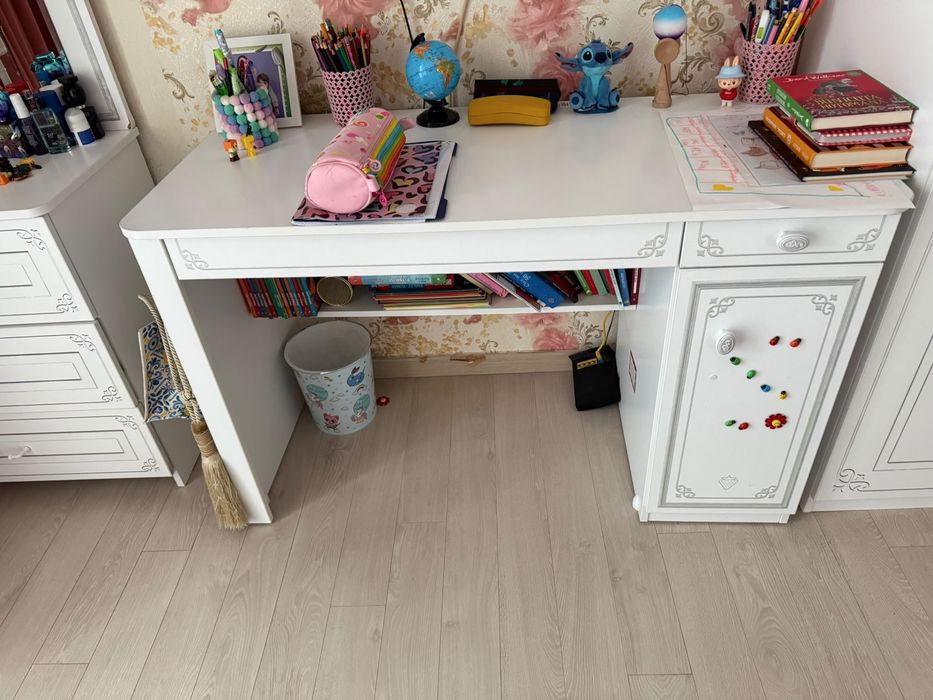 Vand set mobilier selena fetita