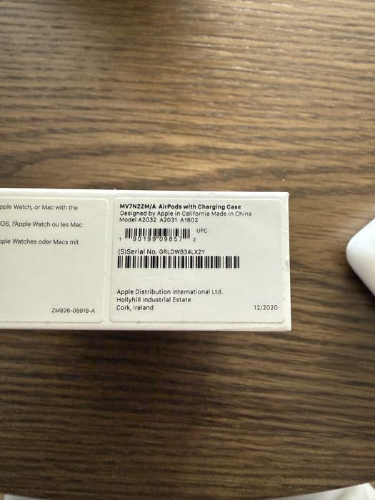 Apple AirPods (стандартен модел) – за части / ремонт