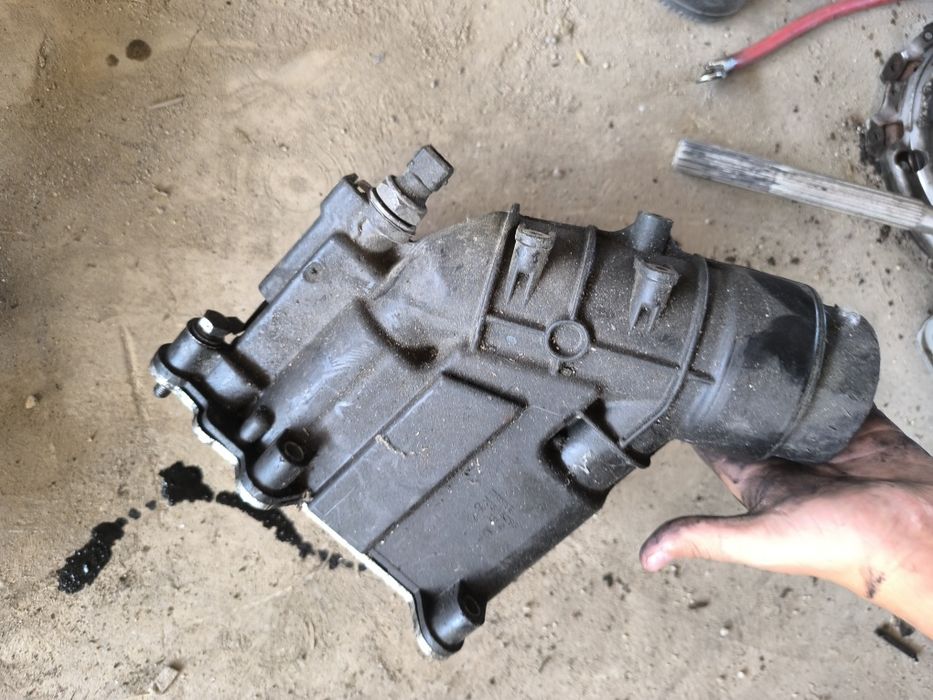 Корпус маслен филтър Бмв е60 е61 520д 177кс n47 bmw e60 e61