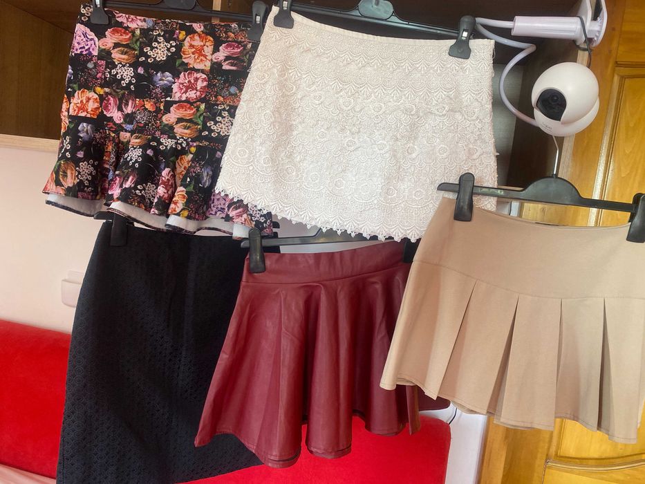 Lot 4x fusta mini sau midi marime S sau M carouri pliuri femei dantela