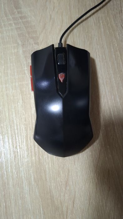 Продам мышь игровую