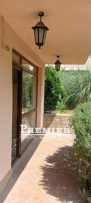 Продава се Двустаен апартамент в к.к. Слънчев бряг - 60 кв.м за 1250 €/кв.м - Снимка #1