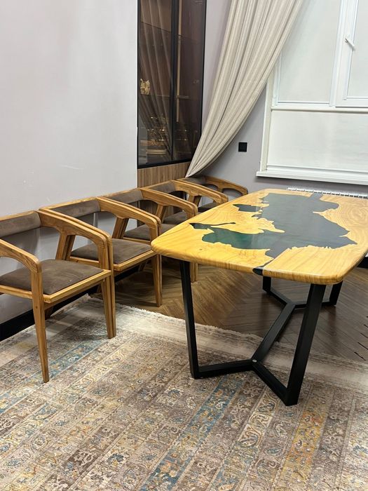 Продам Стол с 8 стульями