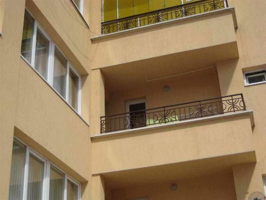 Обзаведен двустаен апартамент до Лятно кино Тракия