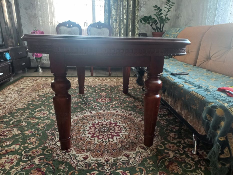 Продам стол со стульями,  дерево качество