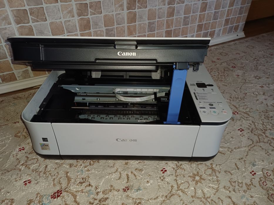 Продам принтер цветной струйный