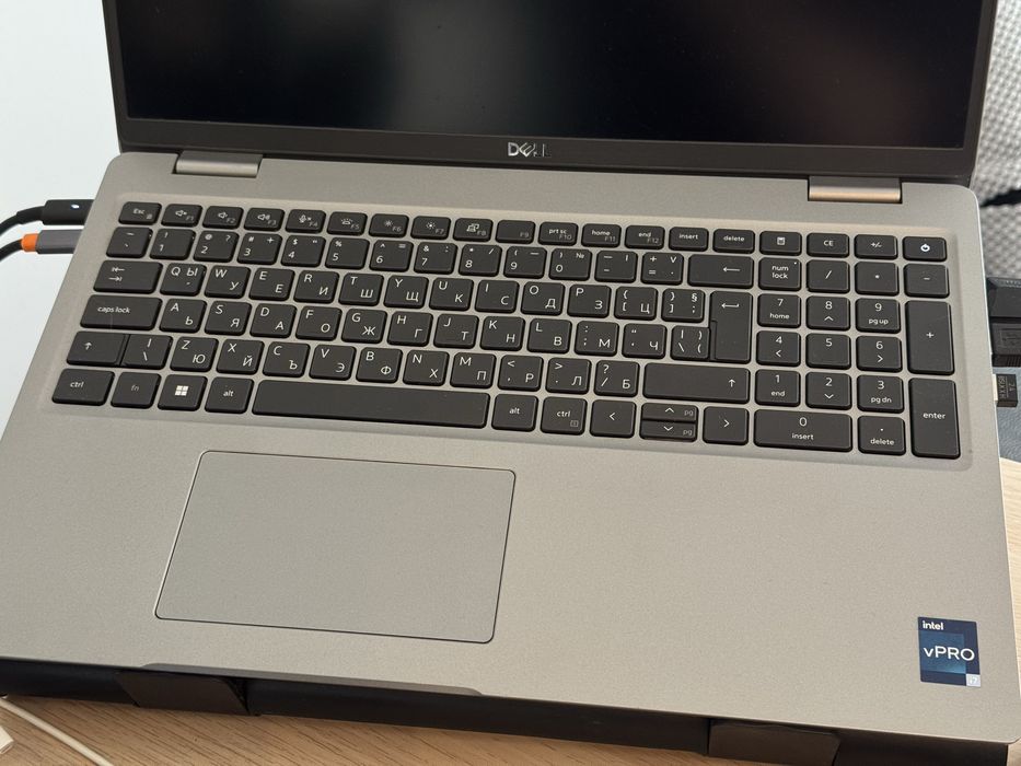Dell Precision 3571 /  32GB DDR5 512GB SSD перфектно състояние
