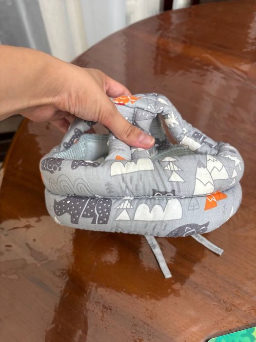 Шлем/шапка противоударная. Как новая!!защитная для младенца